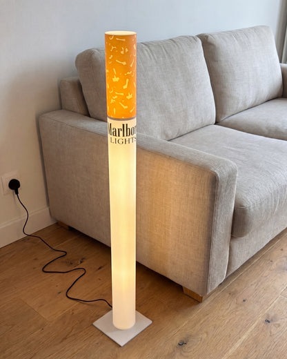 XXL Vintage Marlboro Lamp 95cm – Giant Vintage Cigarette Floor Lamp | Man Cave & Home Bar Decor