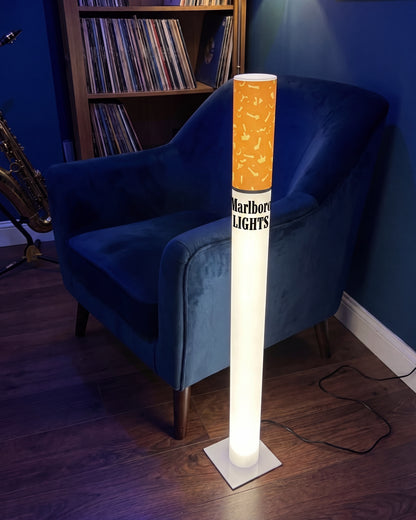 XXL Vintage Marlboro Lamp 95cm – Giant Vintage Cigarette Floor Lamp | Man Cave & Home Bar Decor